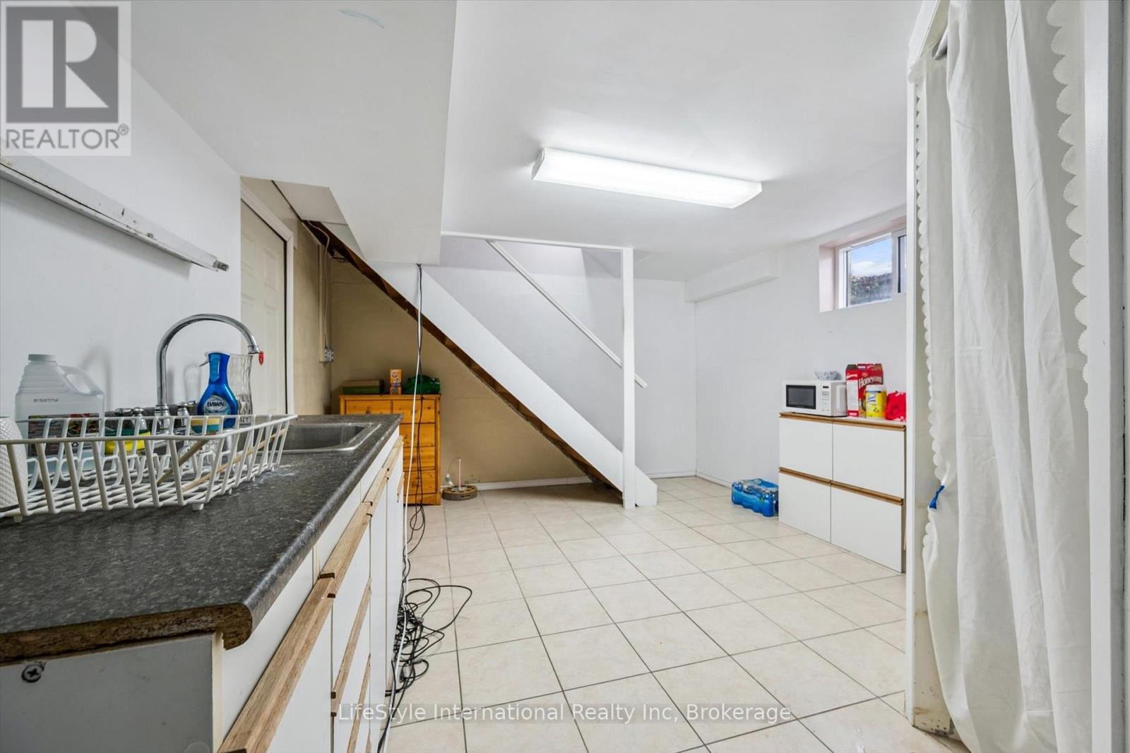 15 Fairview Boulevard, Guelph (Dovercliffe Park/Old University), ON - Indoor