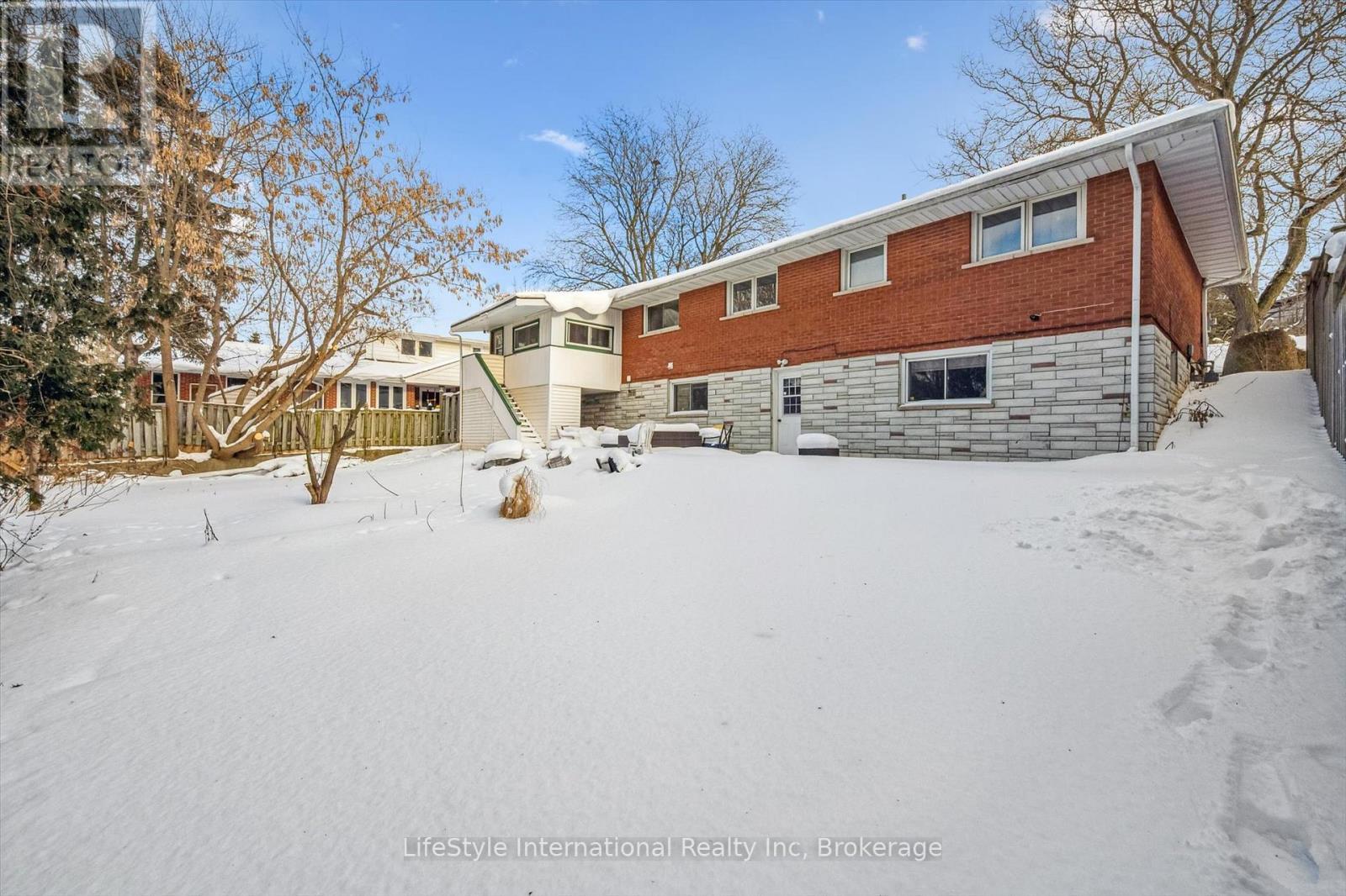 15 Fairview Boulevard, Guelph (Dovercliffe Park/Old University), ON - Outdoor