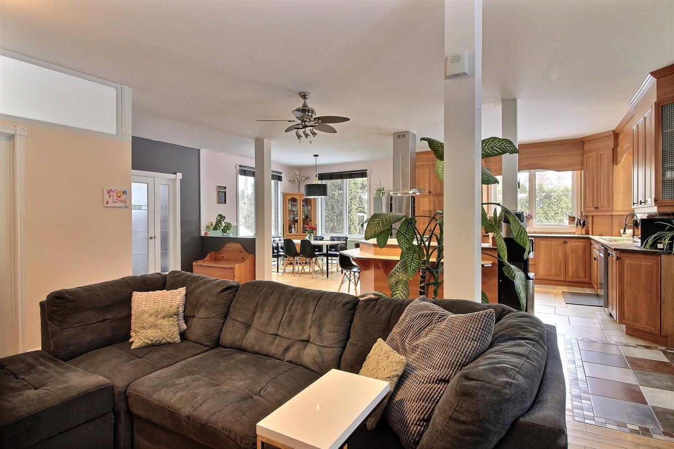 Overall view - 1800 Route 337, Sainte-Julienne, QC - Indoor Photo Showing Living Room