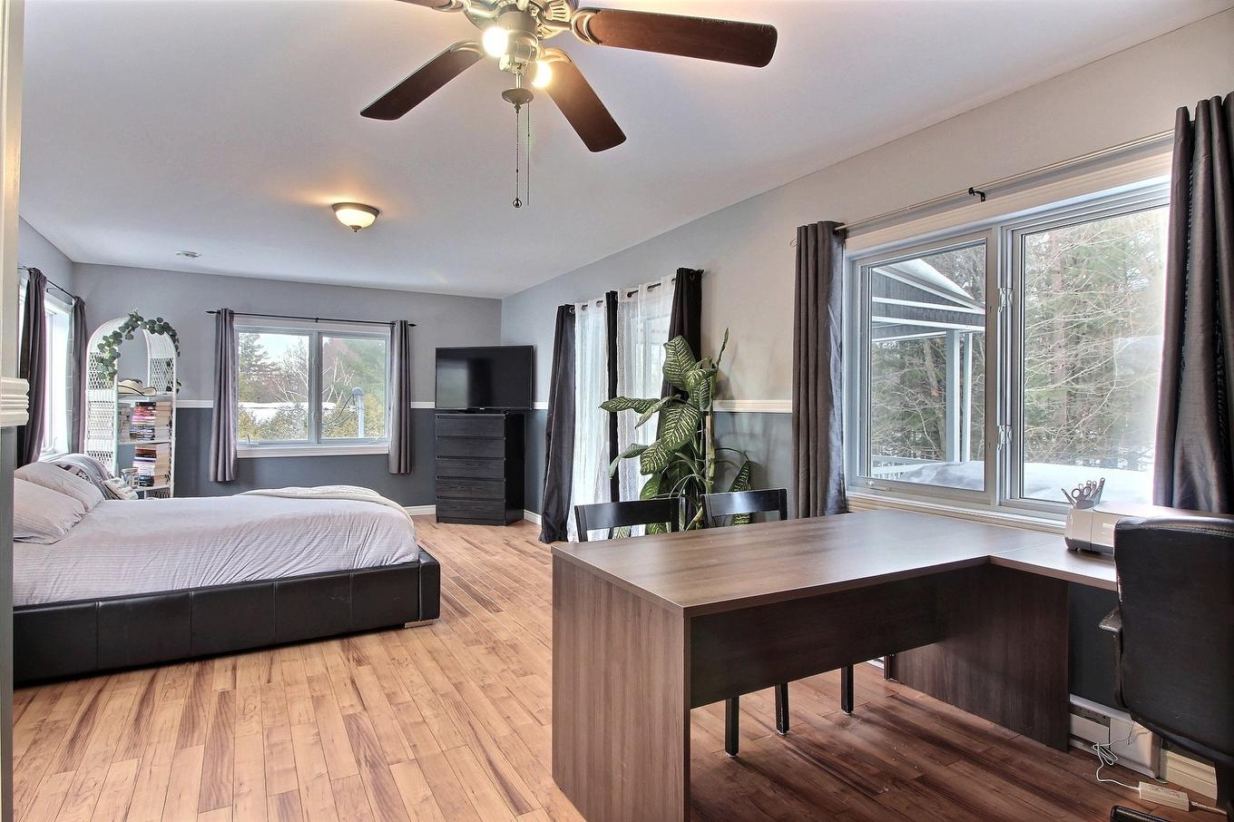 Family room - 1800 Route 337, Sainte-Julienne, QC - Indoor Photo Showing Bedroom