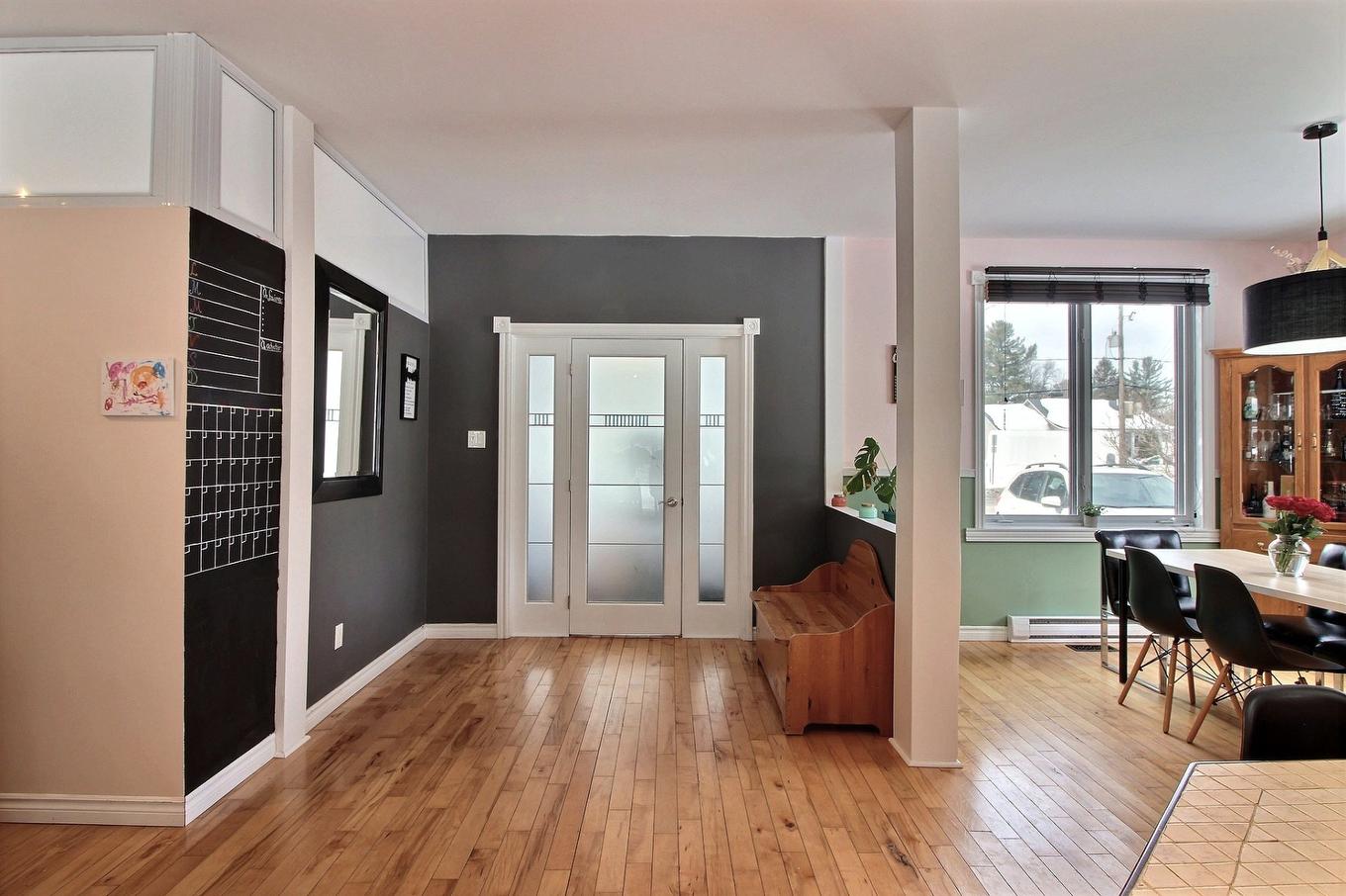 Hall - 1800 Route 337, Sainte-Julienne, QC - Indoor