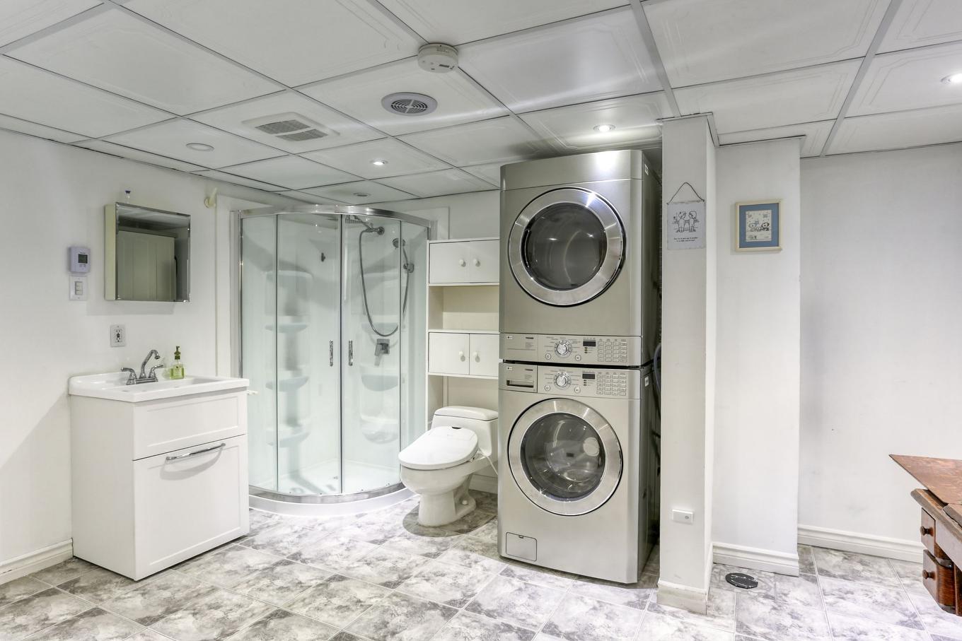Salle de bains - 3430 Rue De Lyon, Trois-Rivières, QC - Indoor Photo Showing Laundry Room