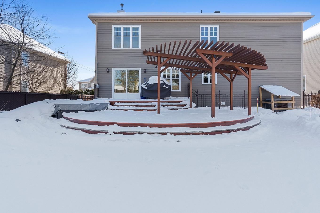 Cour - 9230 Av. Du Patrimoine-Mondial, Québec (Les Rivières), QC - Outdoor