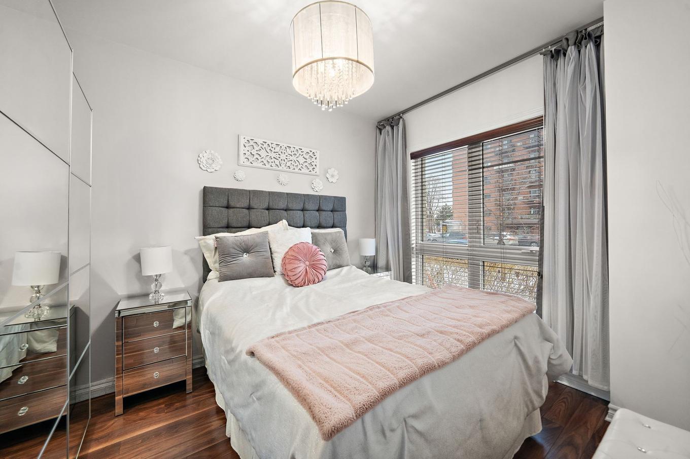 Primary bedroom - 113-4700 Boul. Henri-Bourassa O., Montréal (Saint-Laurent), QC - Indoor Photo Showing Bedroom