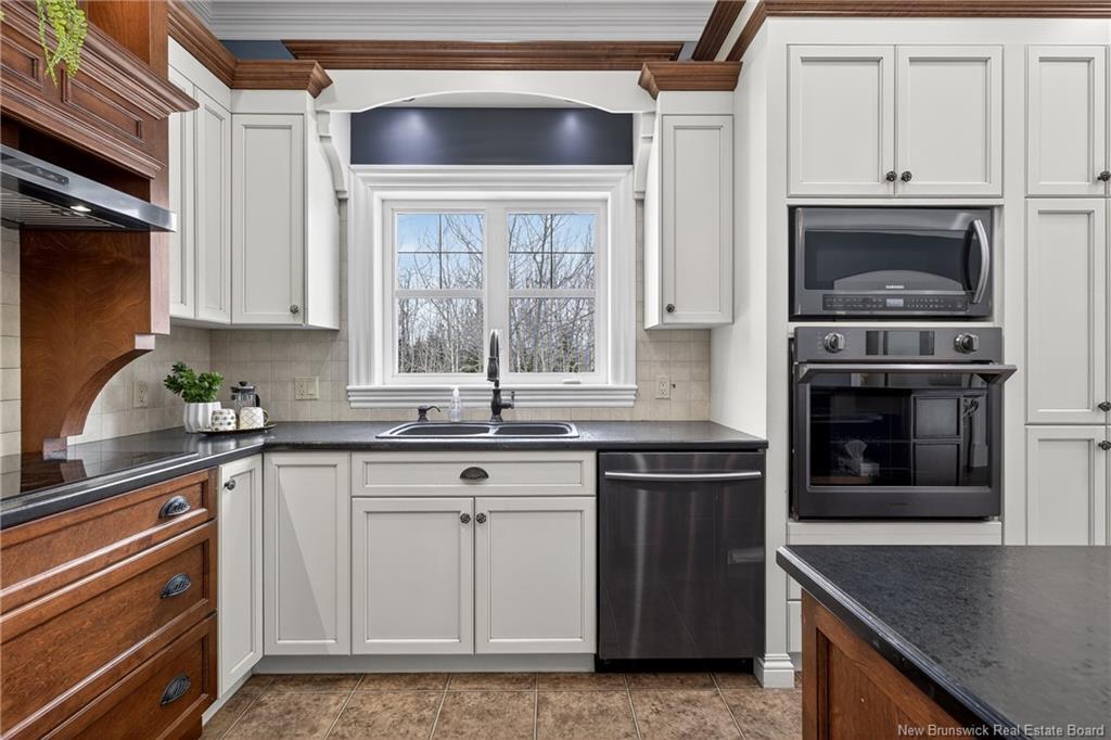 287 Du Tre Carre Ave, Shippagan, NB