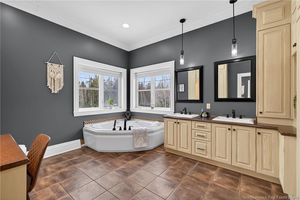 287 Du Tre Carre Ave, Shippagan, NB