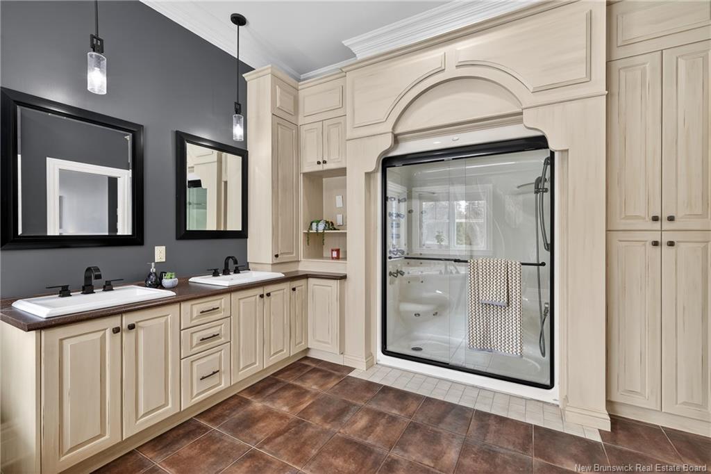 287 Du Tre Carre Ave, Shippagan, NB