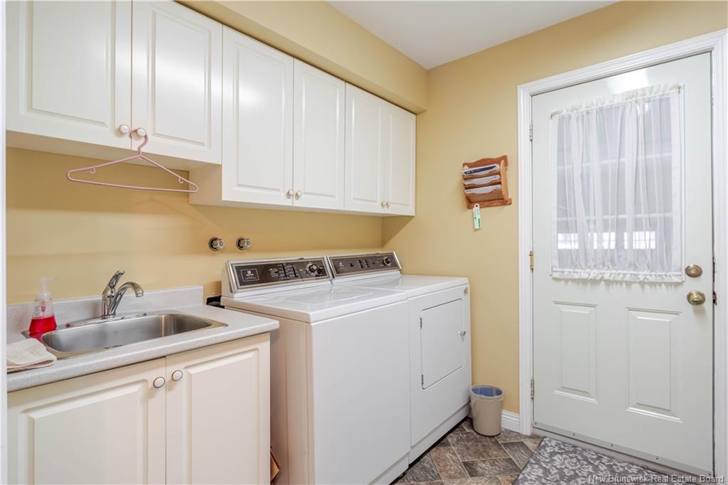 32 Barbara Crt, Fredericton, NB