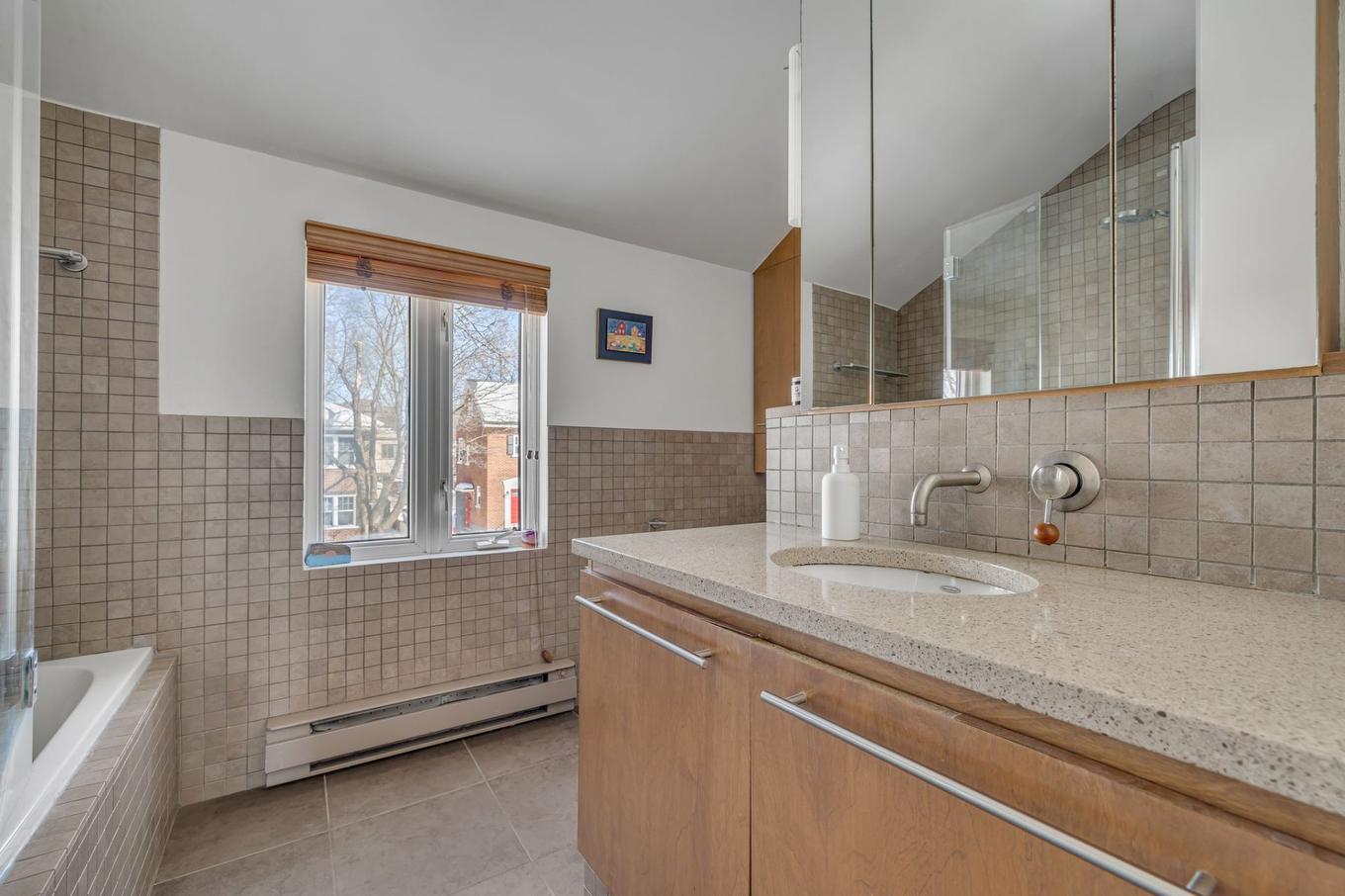 Salle de bains - 1115 Av. De Montigny, Québec (Sainte-Foy/Sillery/Cap-Rouge), QC - Indoor Photo Showing Bathroom