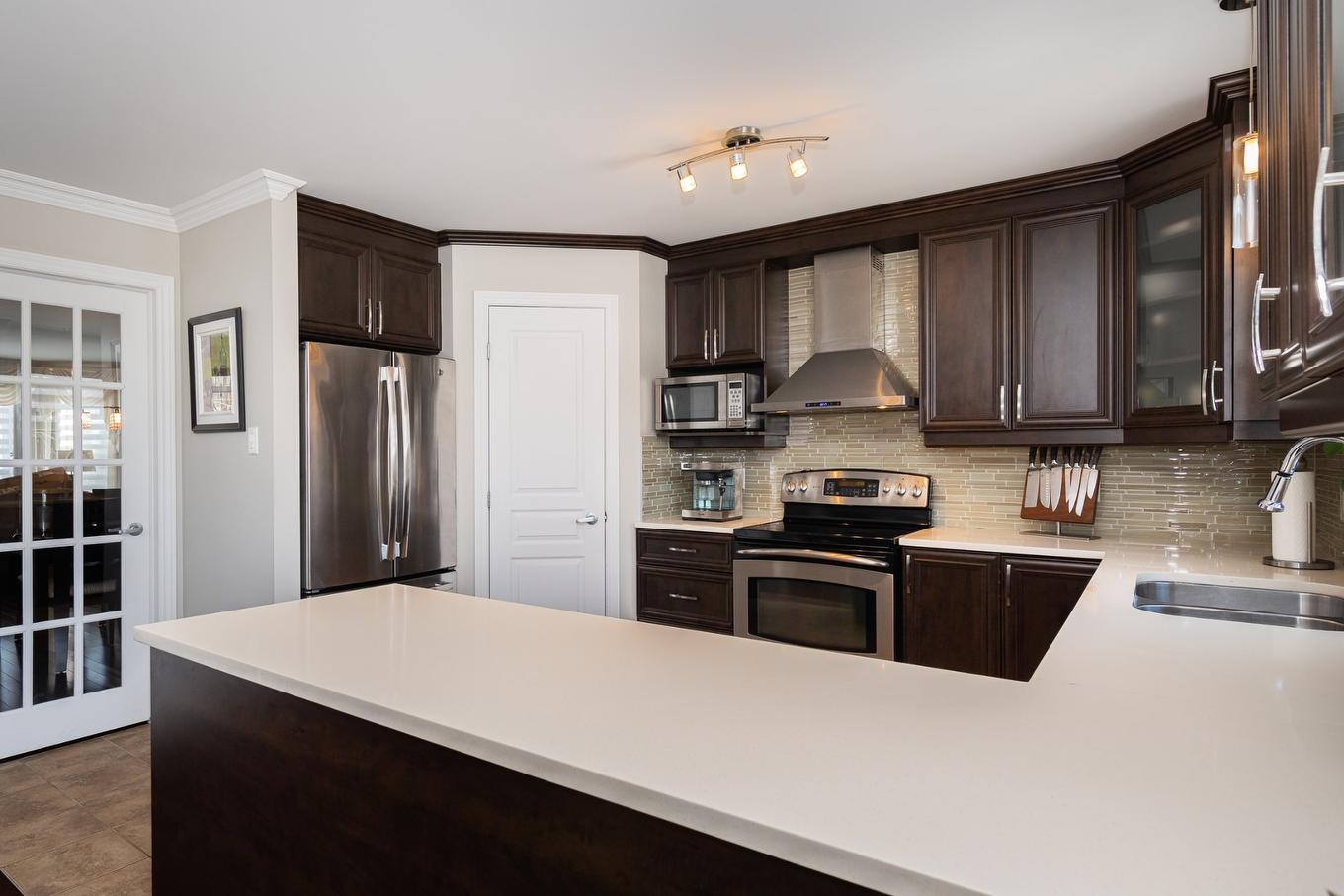 Kitchen - 4665 Rue Gaston-Chapleau, Laval (Chomedey), QC - Indoor Photo Showing Kitchen With Double Sink