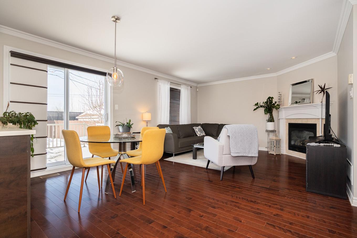 Interior - 4665 Rue Gaston-Chapleau, Laval (Chomedey), QC - Indoor Photo Showing Dining Room With Fireplace