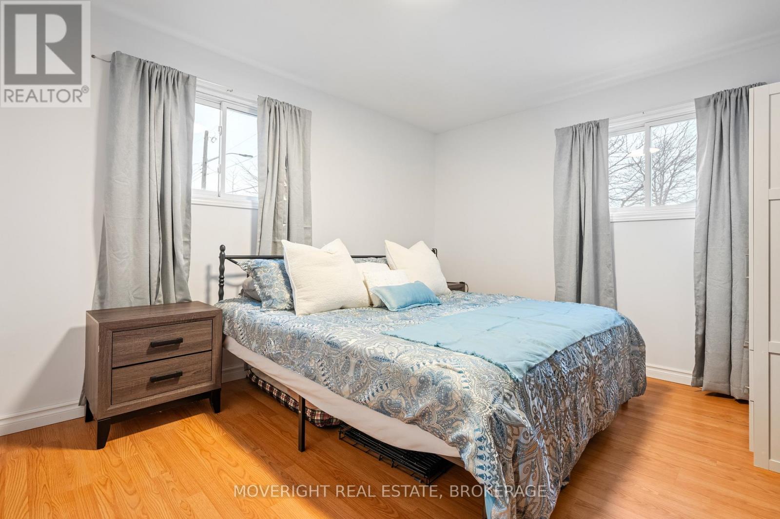 618 Lincoln Street, Welland (Lincoln/Crowland), ON - Indoor Photo Showing Bedroom