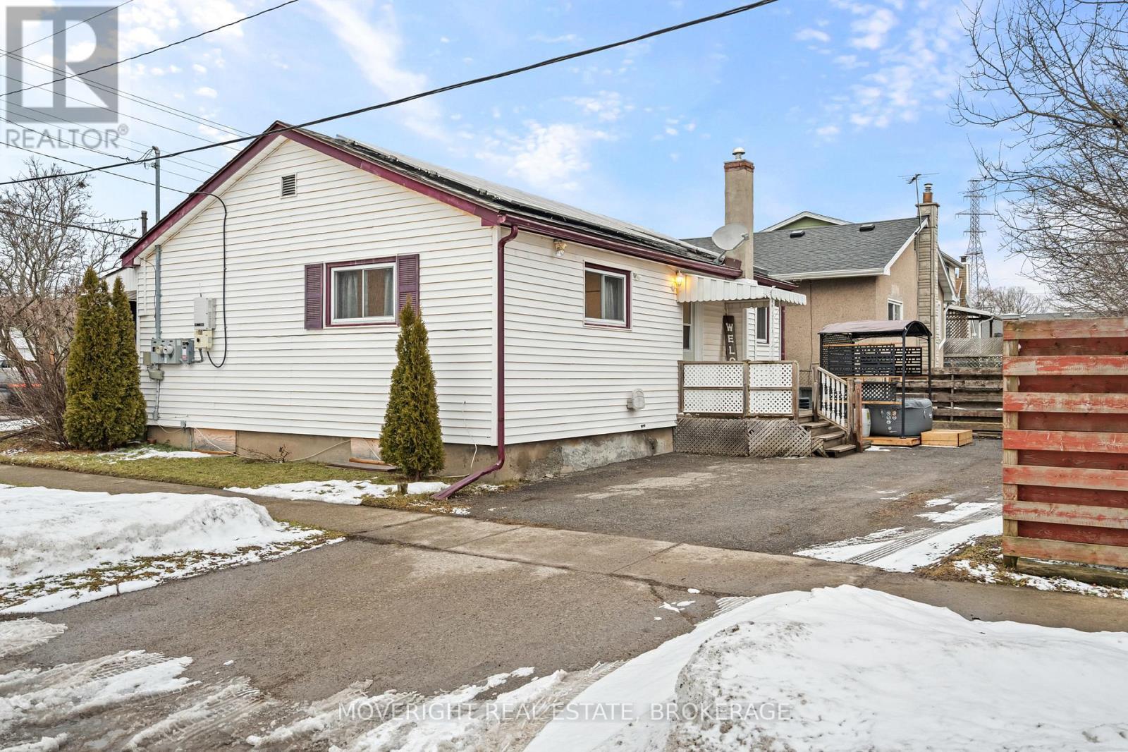 618 Lincoln Street, Welland (Lincoln/Crowland), ON - Outdoor