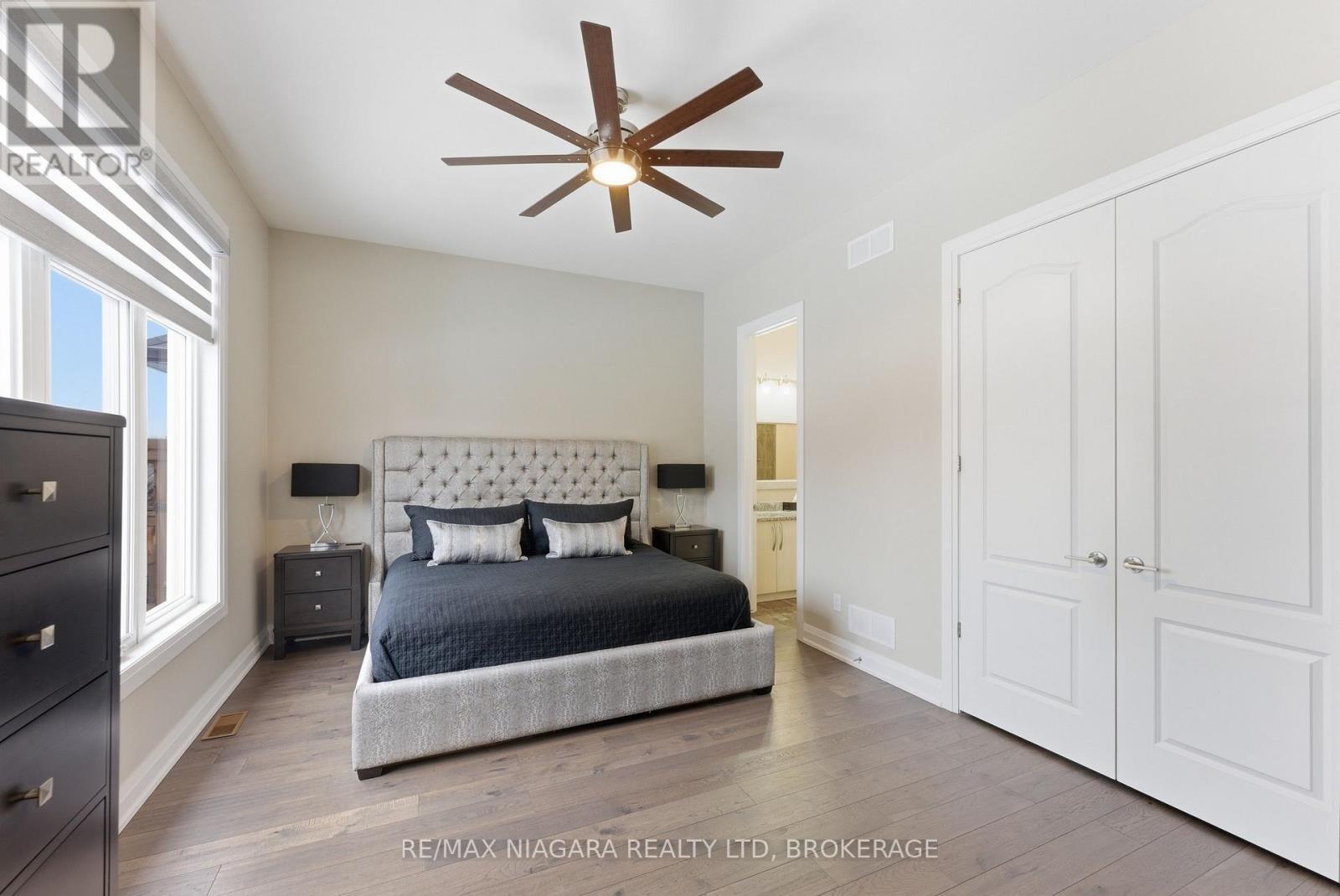 34 Angels Drive, Niagara-On-The-Lake (St. Davids), ON - Indoor Photo Showing Bedroom