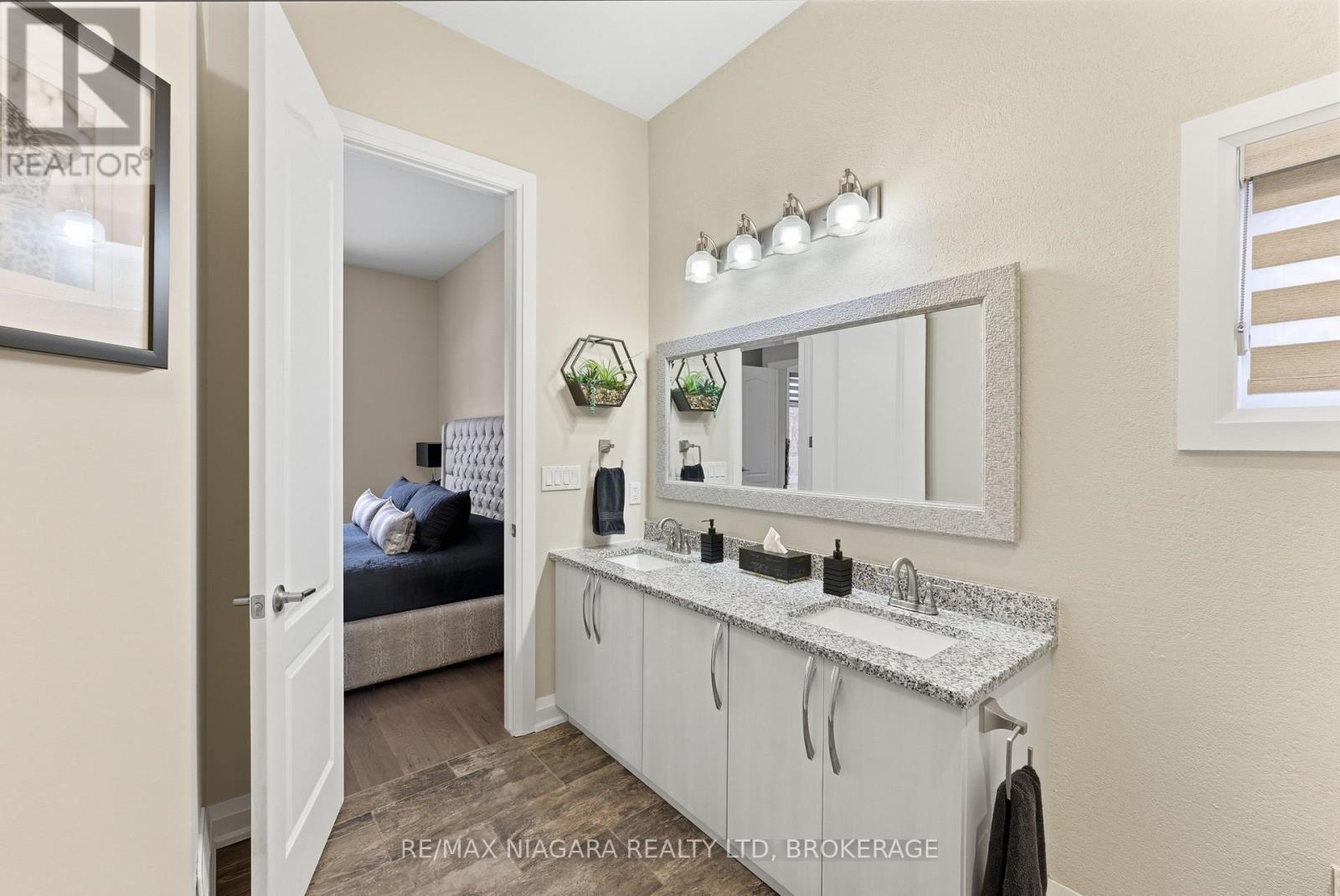 34 Angels Drive, Niagara-On-The-Lake (St. Davids), ON - Indoor Photo Showing Bathroom