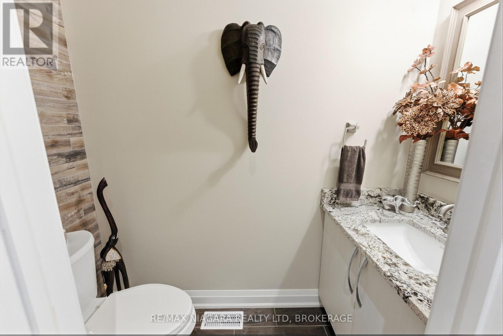34 Angels Drive, Niagara-On-The-Lake (St. Davids), ON - Indoor Photo Showing Bathroom
