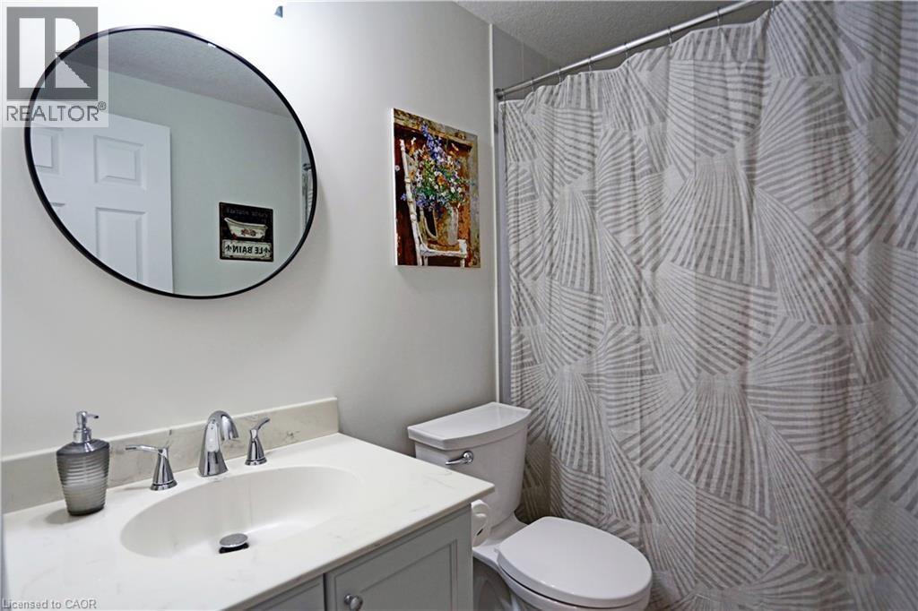 7 Gibb Street, Cambridge, ON - Indoor Photo Showing Bathroom