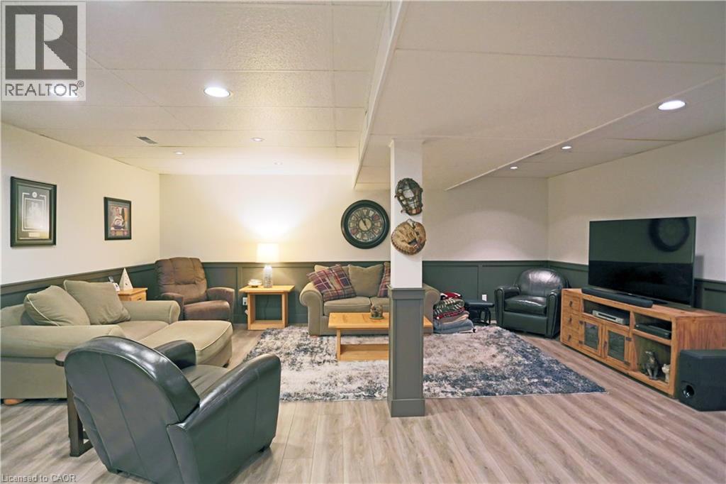 7 Gibb Street, Cambridge, ON - Indoor Photo Showing Living Room