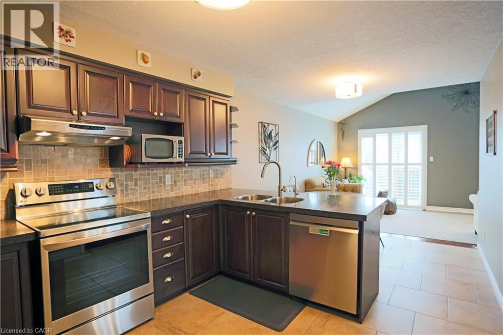 7 Gibb Street, Cambridge, ON - Indoor Photo Showing Kitchen With Double Sink