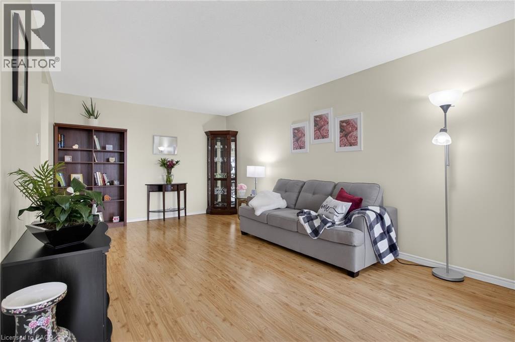 Living - 200 Jamieson Parkway Unit# 606, Cambridge, ON - Indoor Photo Showing Living Room