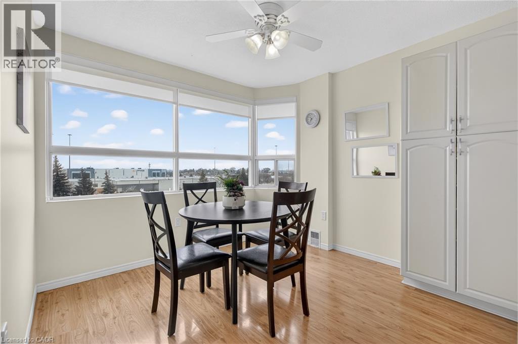 Dining - 200 Jamieson Parkway Unit# 606, Cambridge, ON - Indoor Photo Showing Dining Room