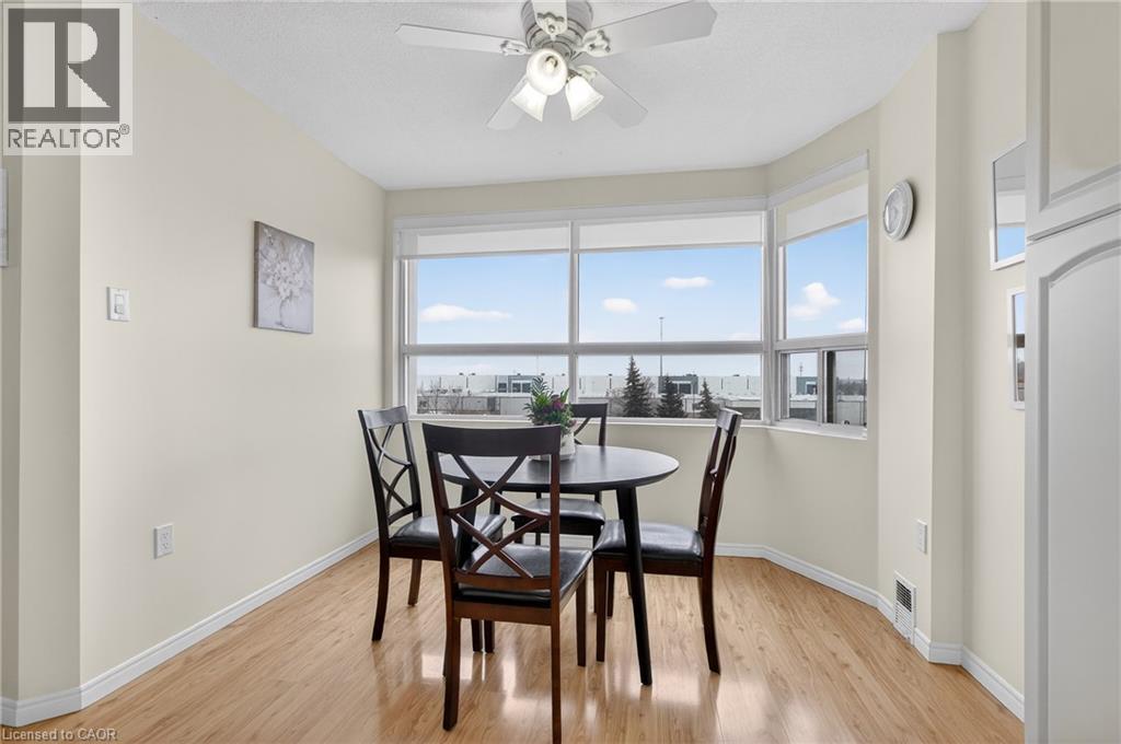 Dining - 200 Jamieson Parkway Unit# 606, Cambridge, ON - Indoor Photo Showing Dining Room