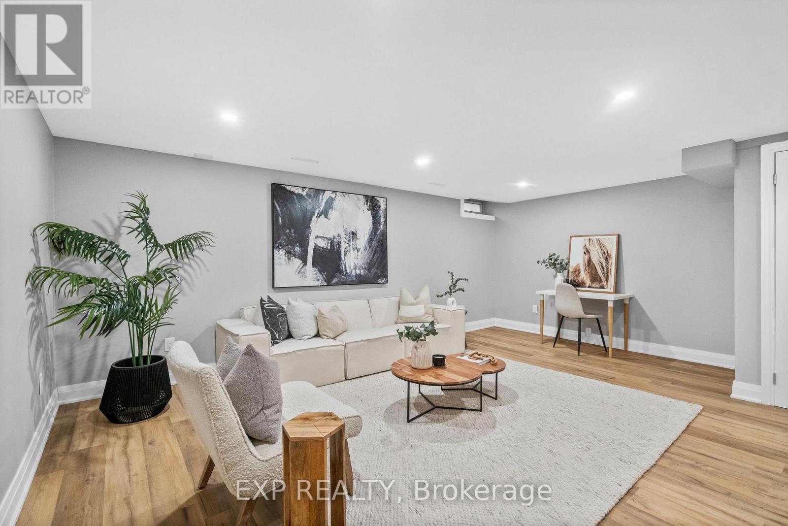 641 Woodward Avenue, Milton, ON - Indoor