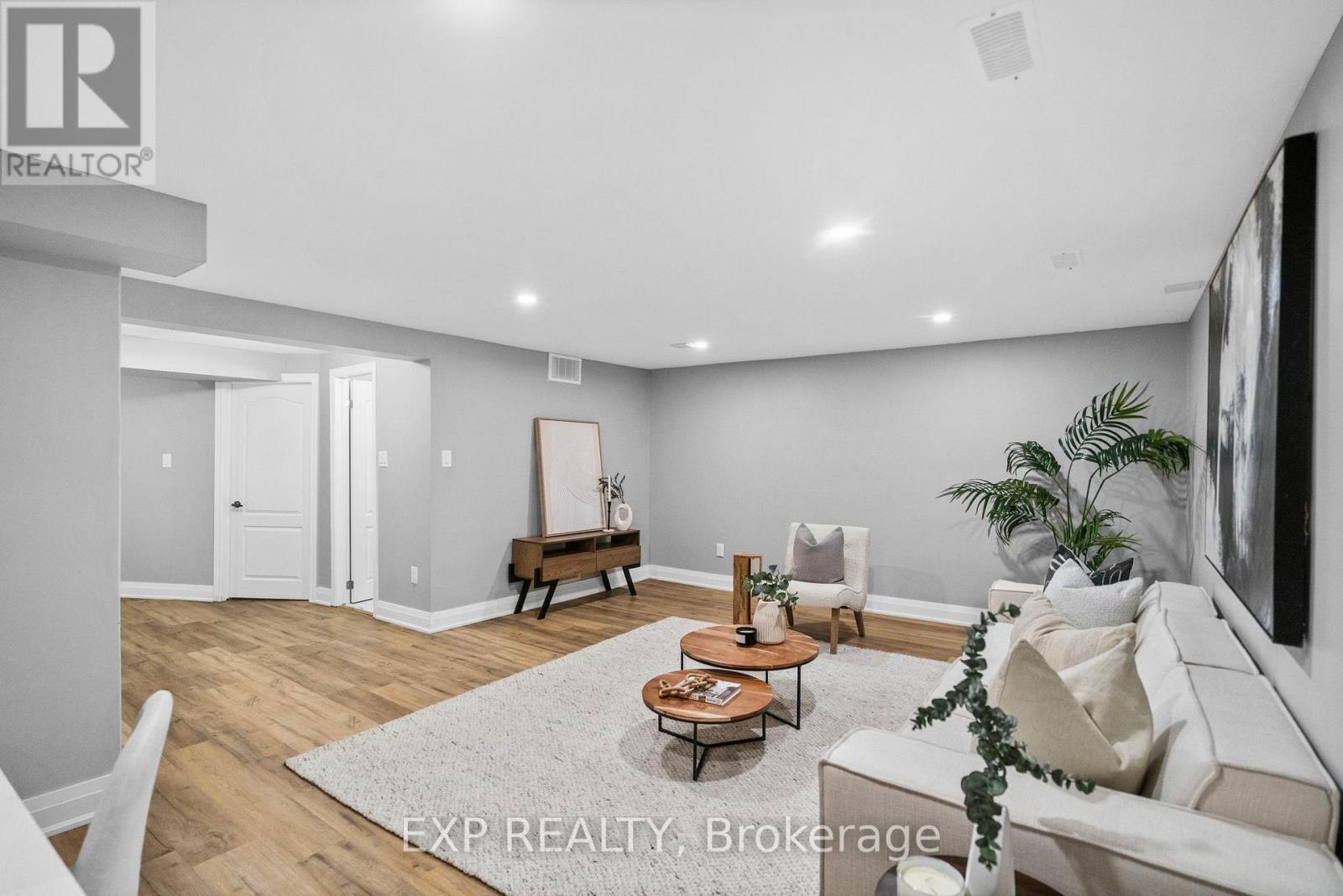 641 Woodward Avenue, Milton, ON - Indoor