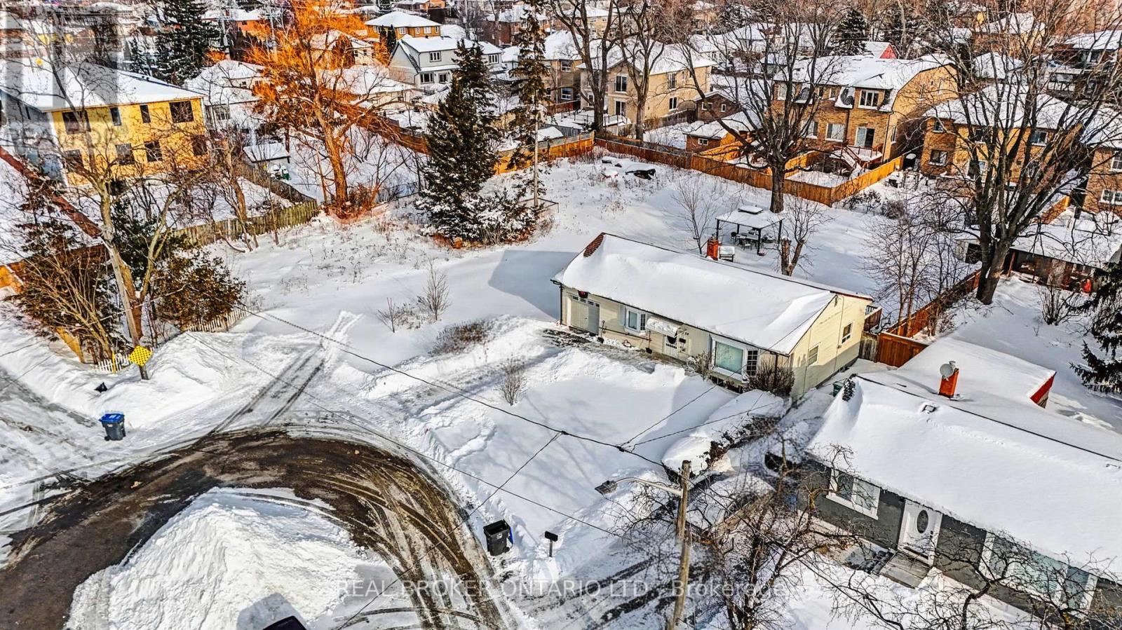 1069 Roosevelt Road, Mississauga, ON - Outdoor