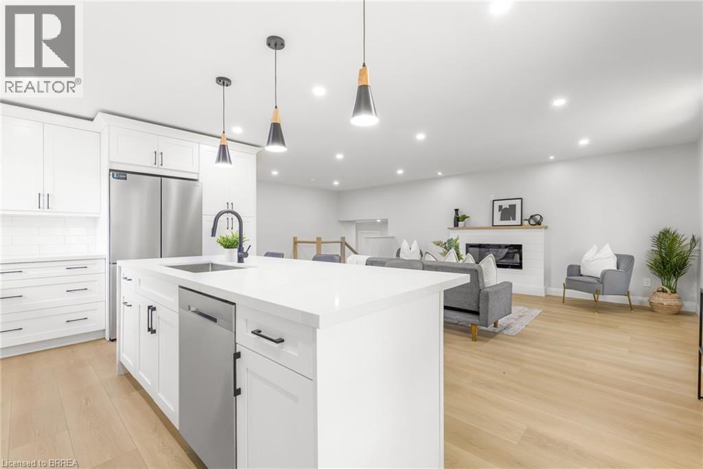 9 Ventnor Court, Brantford, ON - Indoor Photo Showing Kitchen With Upgraded Kitchen