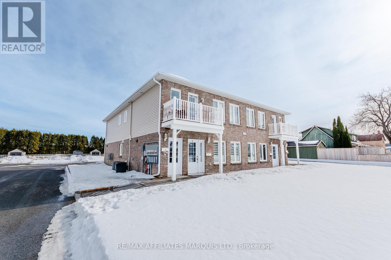 Fourplex - 1107 Gretchen Court, Cornwall, ON - Outdoor