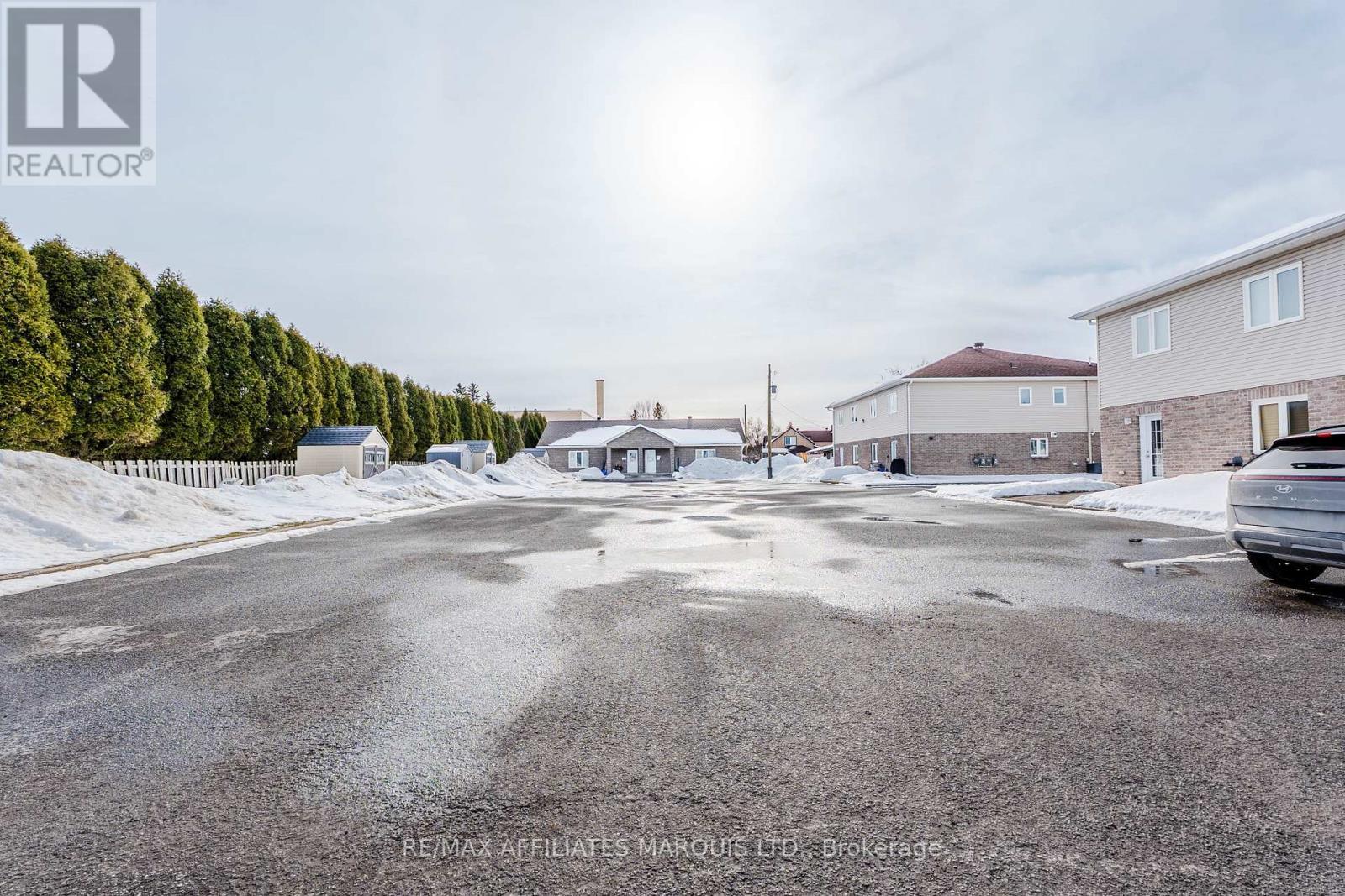 1107 Gretchen Court, Cornwall, ON - Outdoor