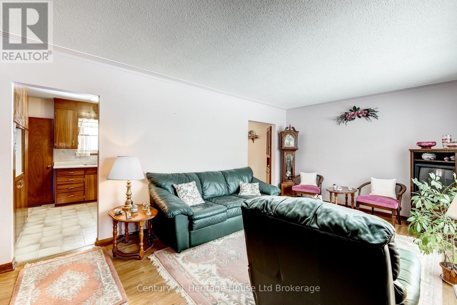 584452 Beachville Road, South-West Oxford (Beachville), ON - Indoor Photo Showing Living Room