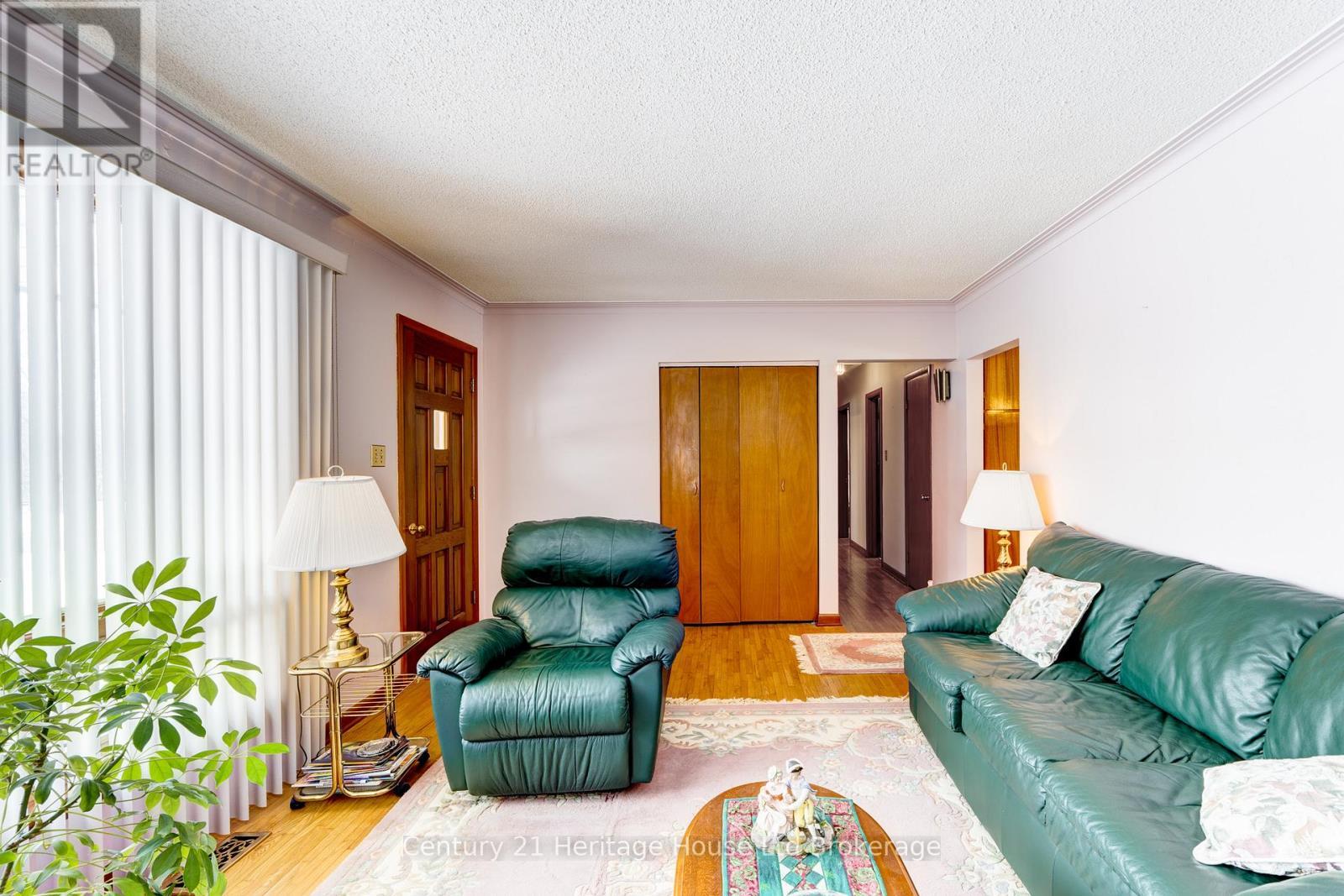 584452 Beachville Road, South-West Oxford (Beachville), ON - Indoor Photo Showing Living Room
