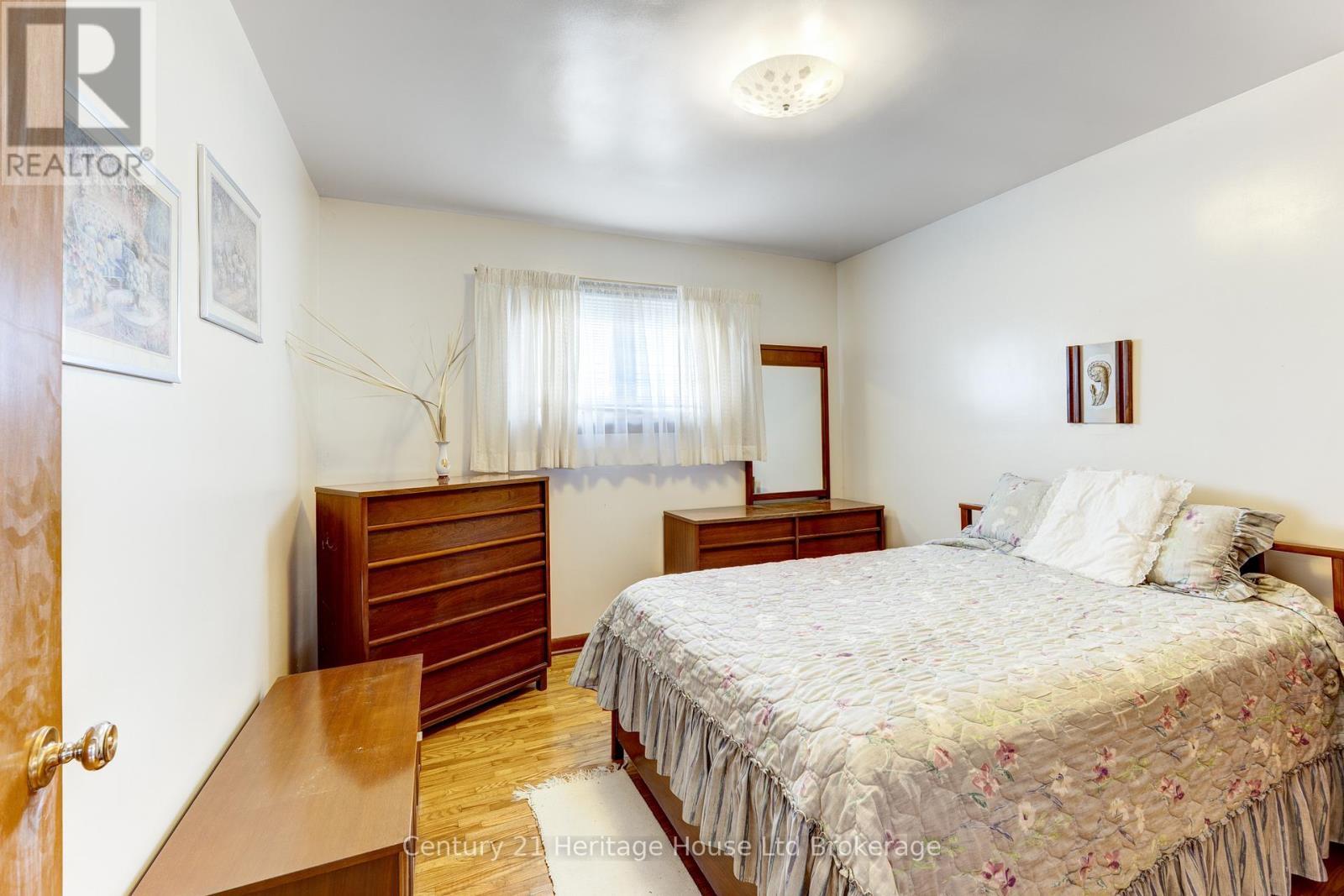 584452 Beachville Road, South-West Oxford (Beachville), ON - Indoor Photo Showing Bedroom