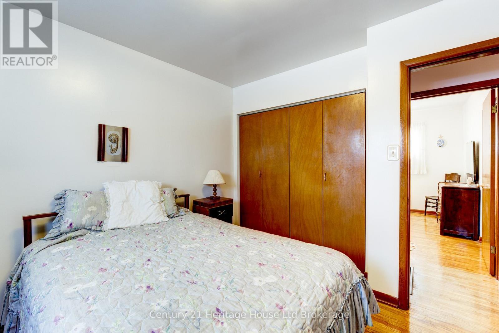 584452 Beachville Road, South-West Oxford (Beachville), ON - Indoor Photo Showing Bedroom