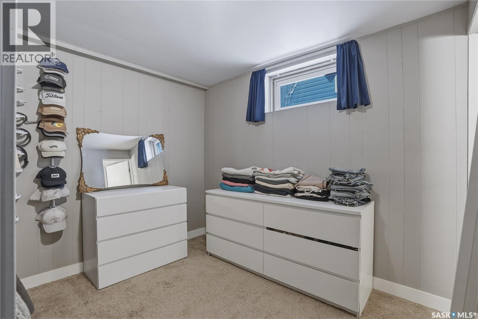 806 7Th Street E, Saskatoon, SK - Indoor