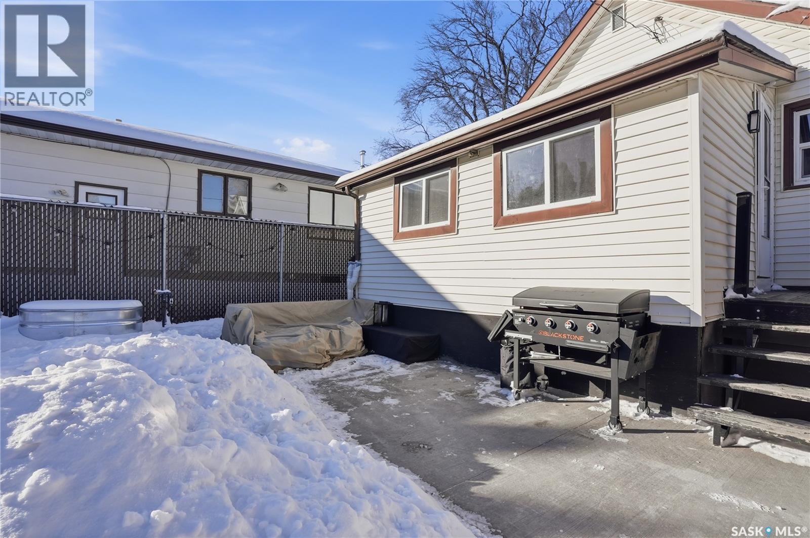 806 7Th Street E, Saskatoon, SK - Outdoor