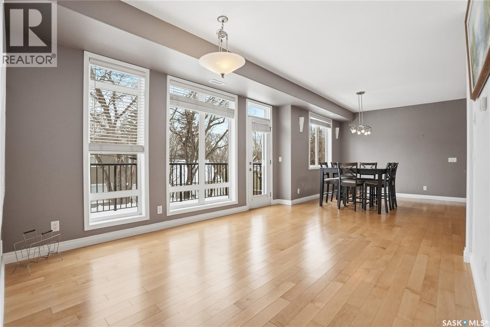 202 311 Clarence Avenue S, Saskatoon, SK - Indoor