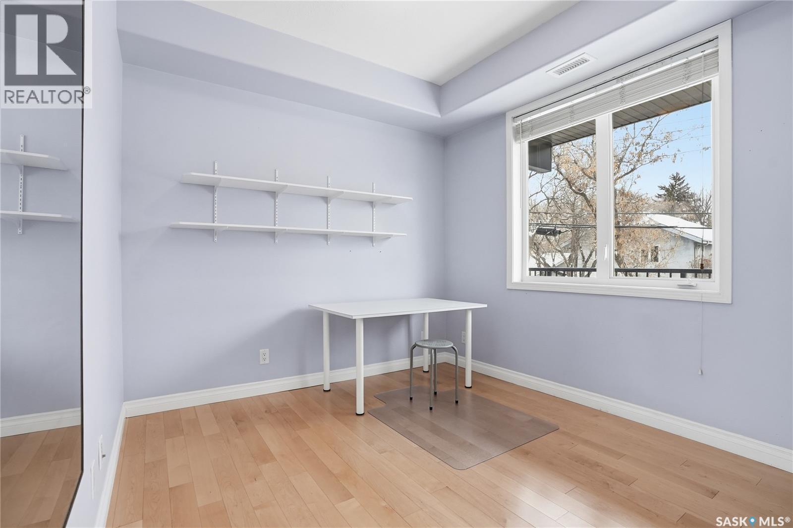 202 311 Clarence Avenue S, Saskatoon, SK - Indoor