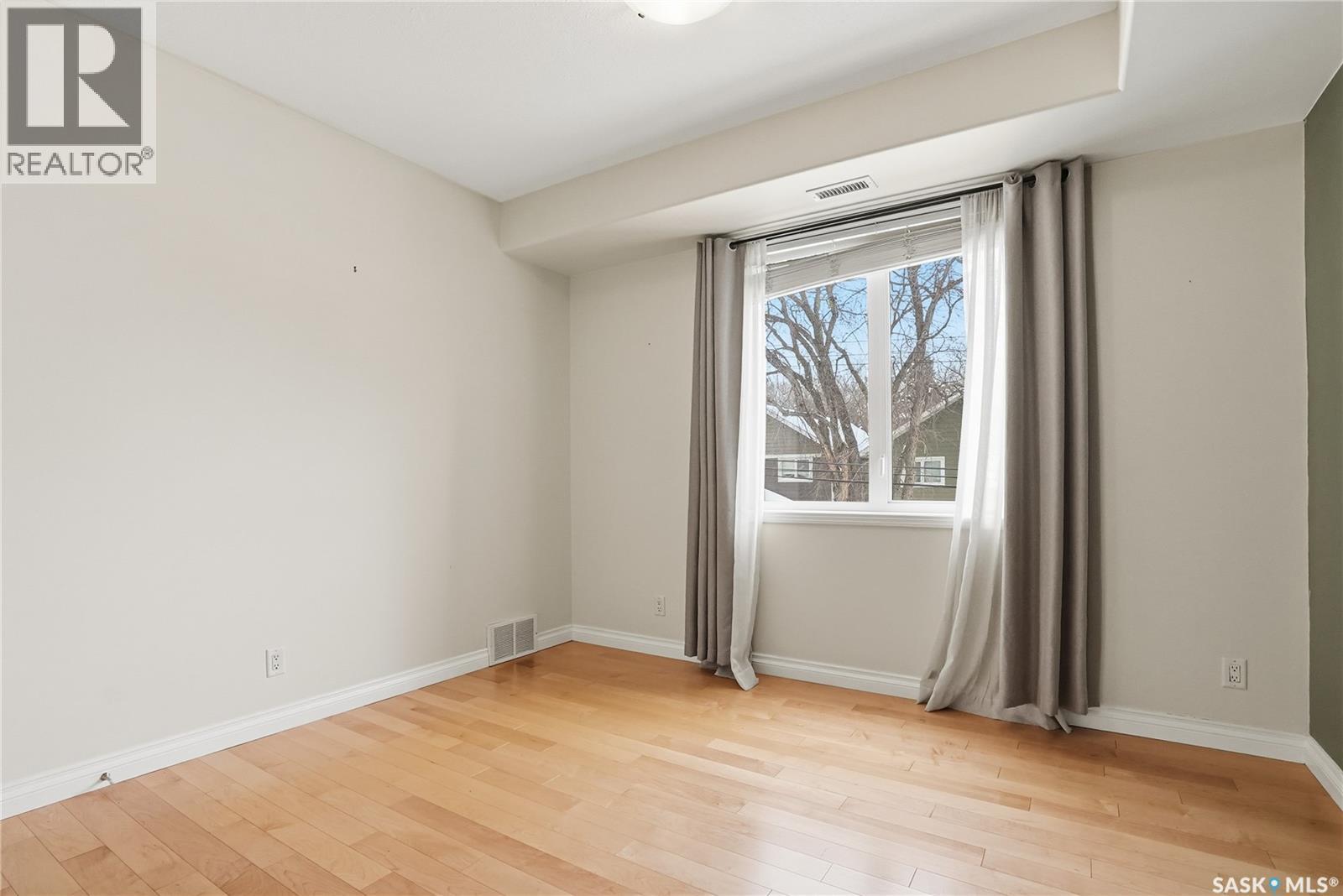 202 311 Clarence Avenue S, Saskatoon, SK - Indoor Photo Showing Other Room