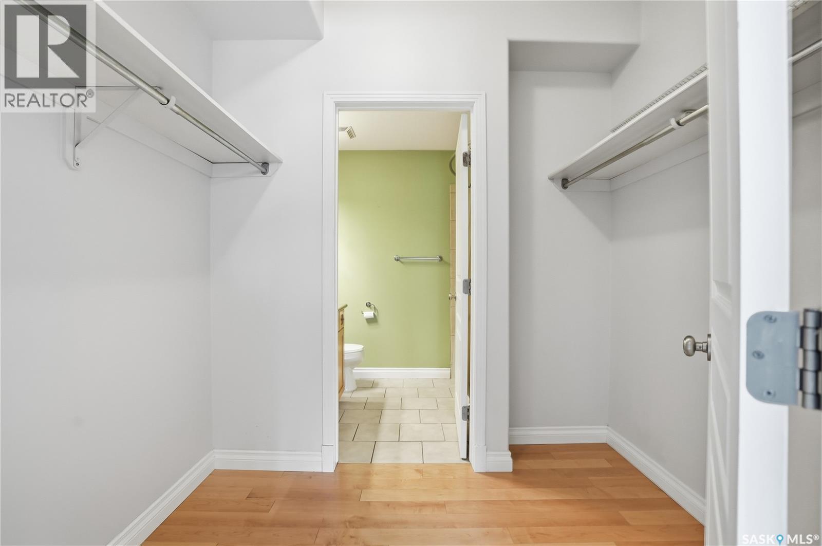 202 311 Clarence Avenue S, Saskatoon, SK - Indoor With Storage