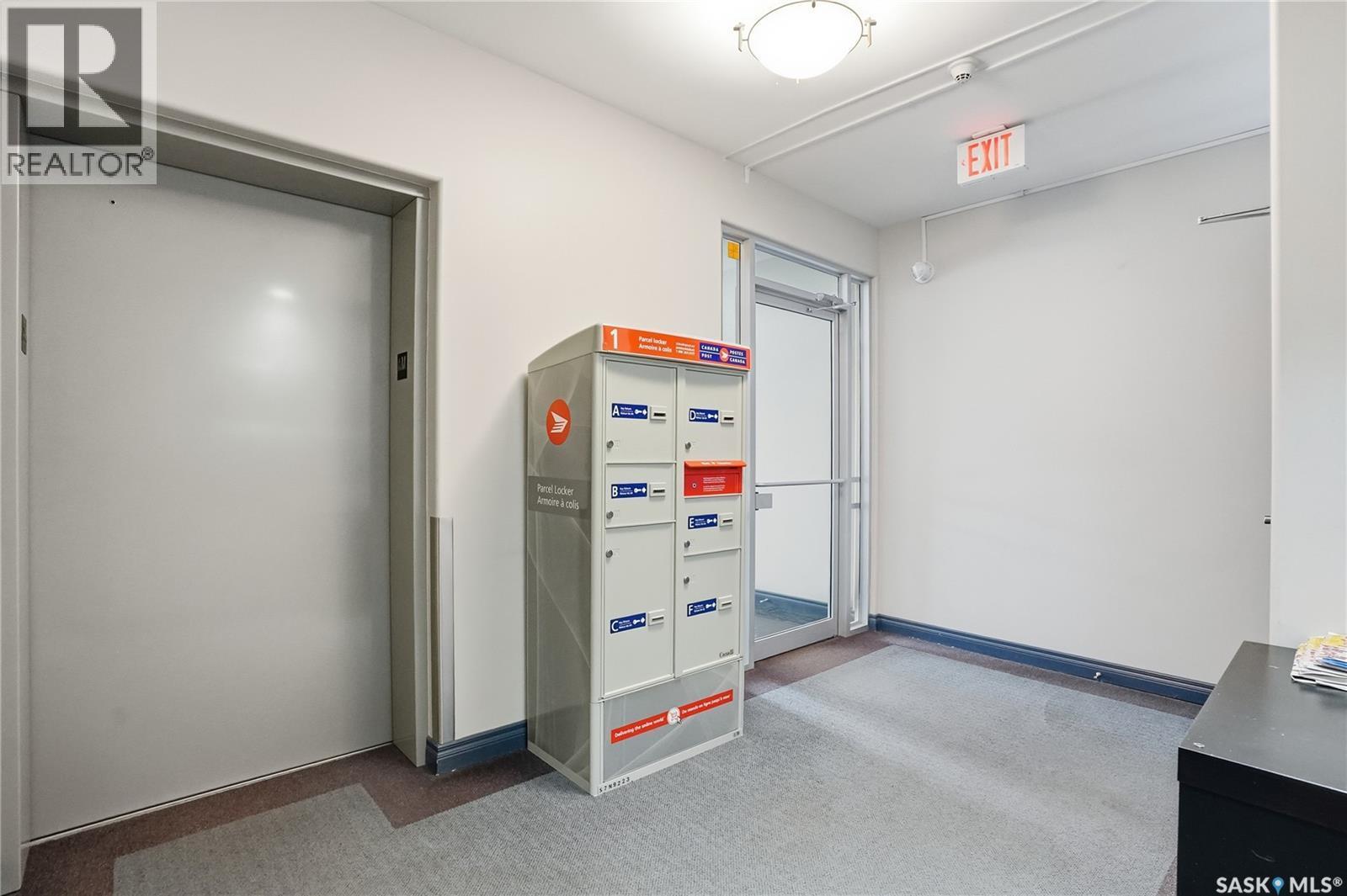 202 311 Clarence Avenue S, Saskatoon, SK - Indoor