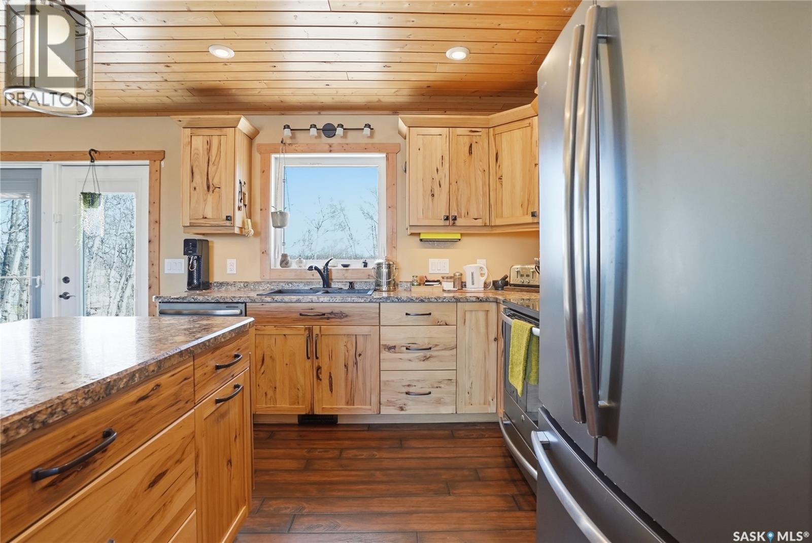 Albus Acreage, Corman Park Rm No. 344, SK - Indoor Photo Showing Kitchen With Double Sink