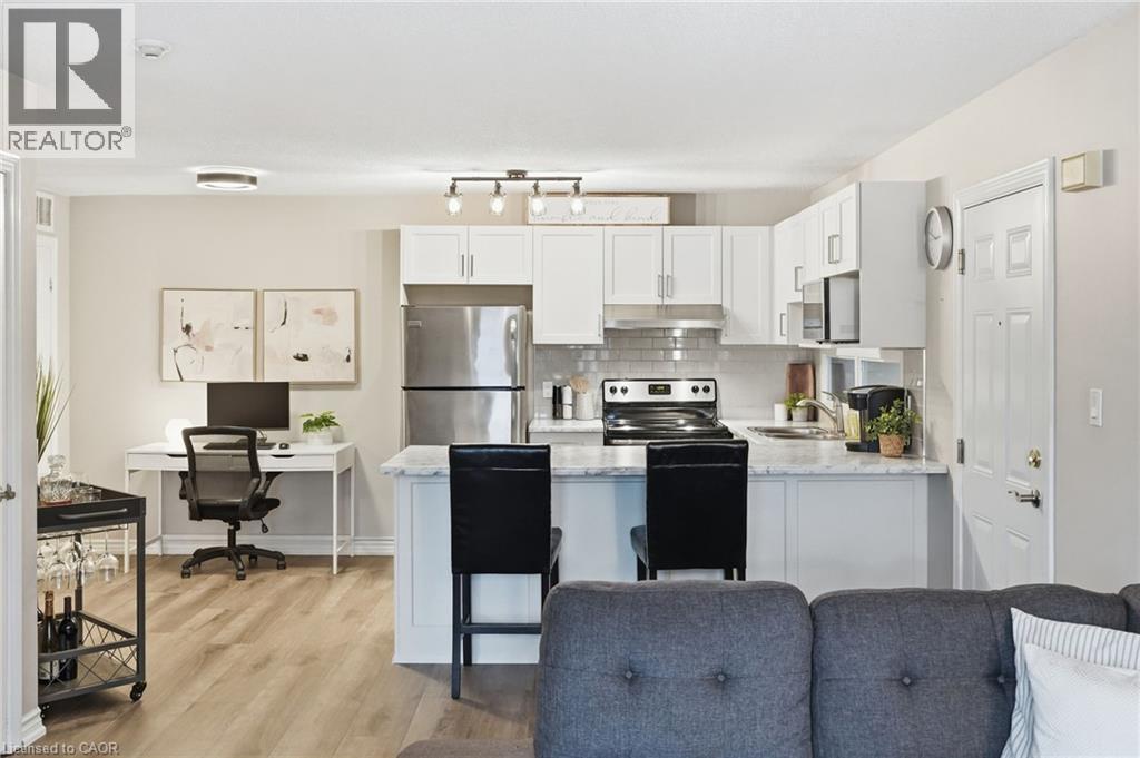 2040 Cleaver Avenue Unit# 315, Burlington, ON - Indoor Photo Showing Kitchen