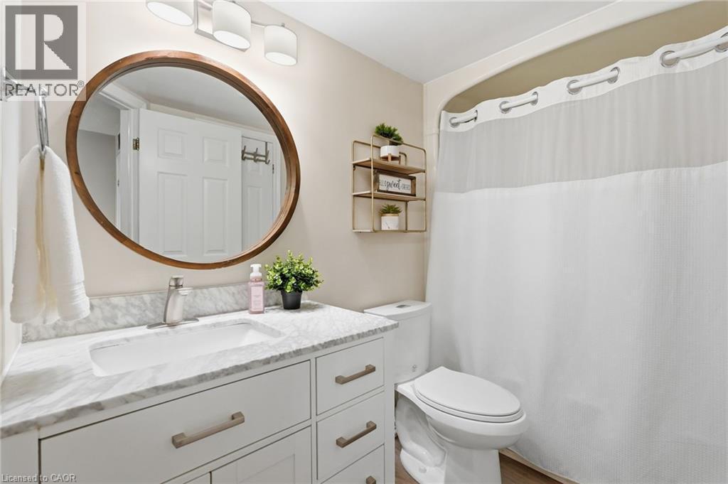 2040 Cleaver Avenue Unit# 315, Burlington, ON - Indoor Photo Showing Bathroom