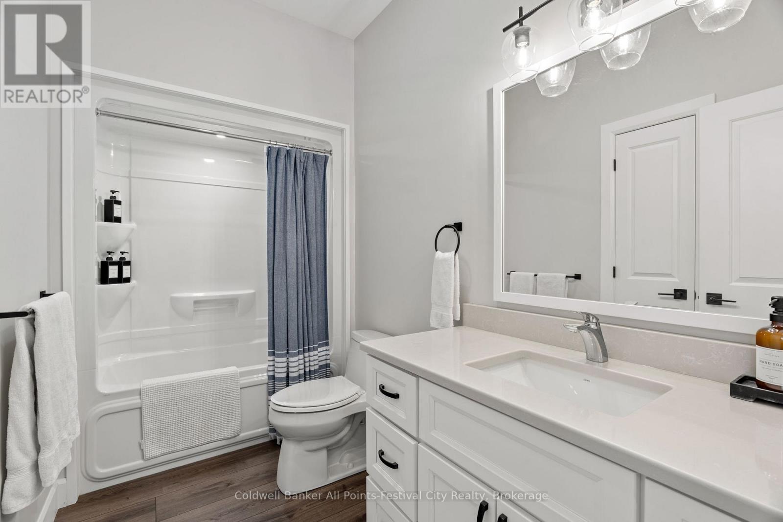 451 Woodridge Drive, Goderich (Goderich (Town)), ON - Indoor Photo Showing Bathroom