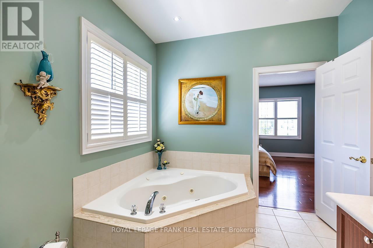 202 Southcrest Drive, Kawartha Lakes (Mariposa), ON - Indoor Photo Showing Bathroom