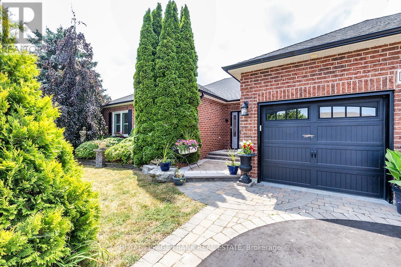 202 Southcrest Drive, Kawartha Lakes (Mariposa), ON - Outdoor