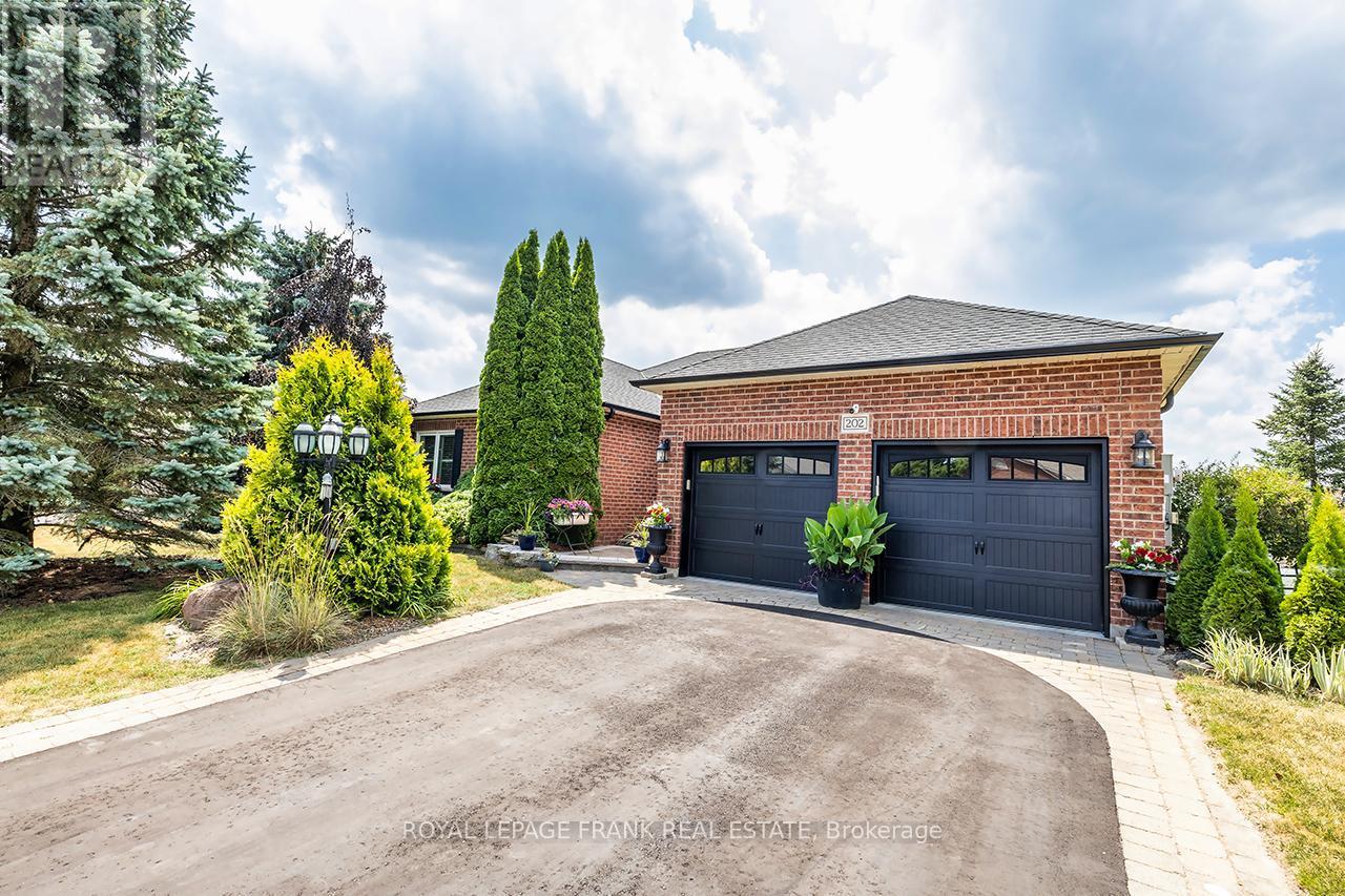 202 Southcrest Drive, Kawartha Lakes (Mariposa), ON - Outdoor